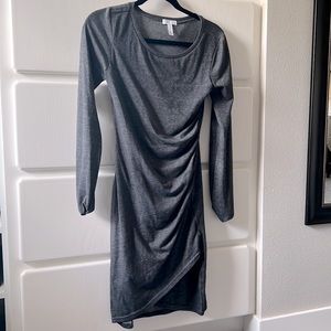 Cute along Sleeve grey dress!
